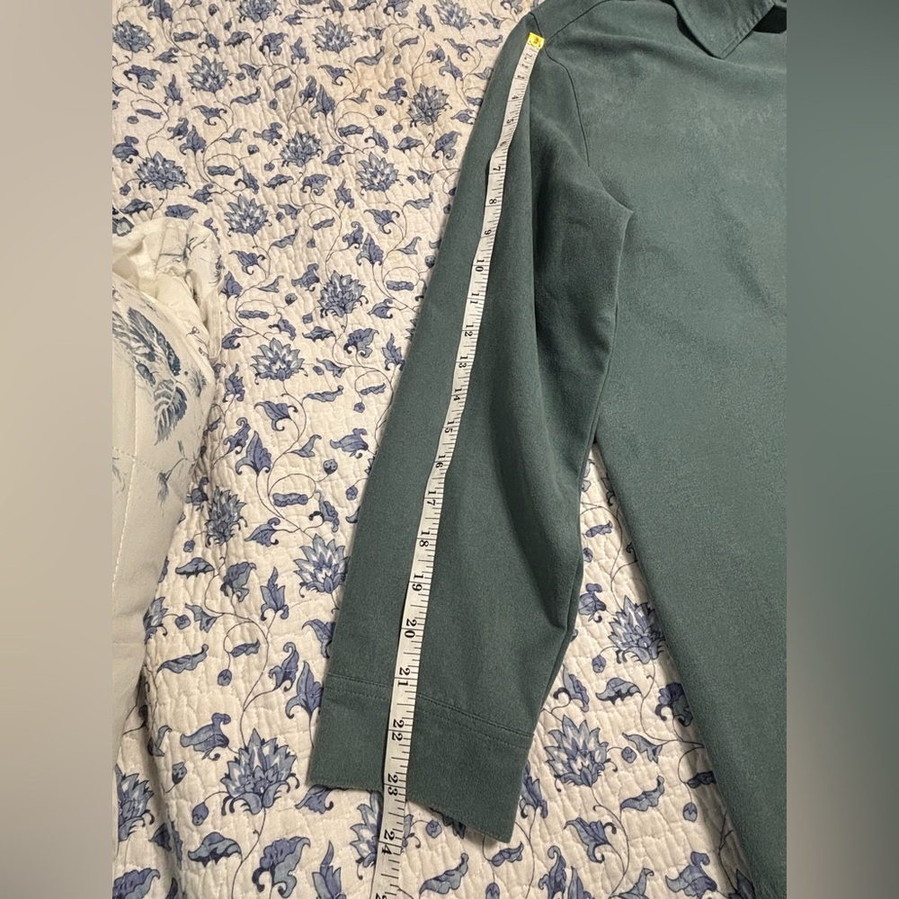 LL Bean Women’s Teal Button-Up Shirt Size Large - Picture 5 of 10